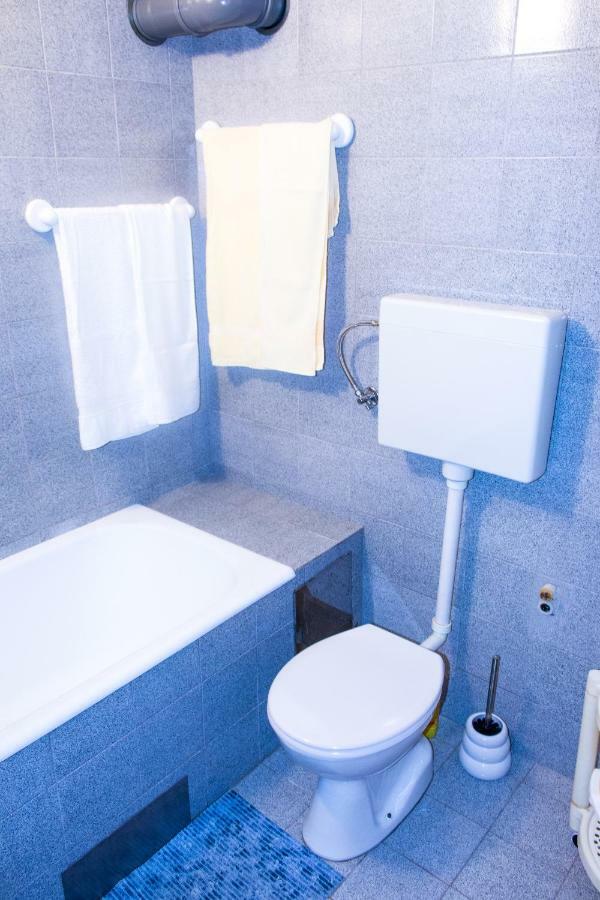Apartman Dina ริซิกา ภายนอก รูปภาพ